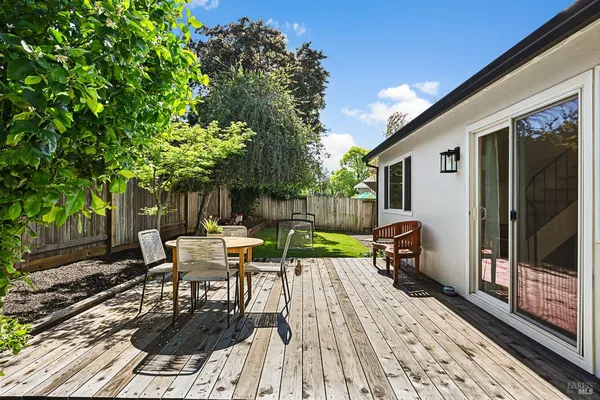 $825,000 | 855 Garden Court, Petaluma, CA 94954