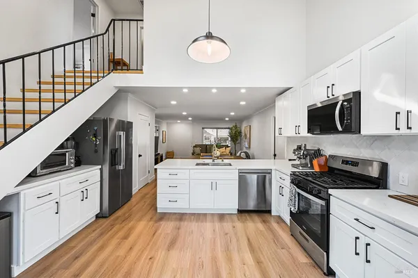 $825,000 | 855 Garden Court, Petaluma, CA 94954