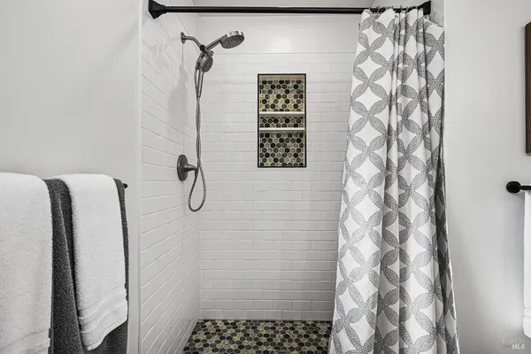 $825,000 | 855 Garden Court, Petaluma, CA 94954