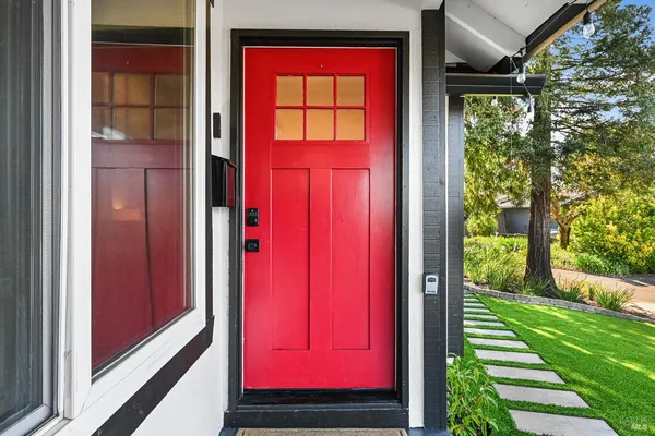 $825,000 | 855 Garden Court, Petaluma, CA 94954