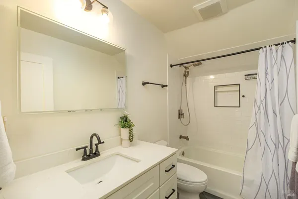 $825,000 | 855 Garden Court, Petaluma, CA 94954