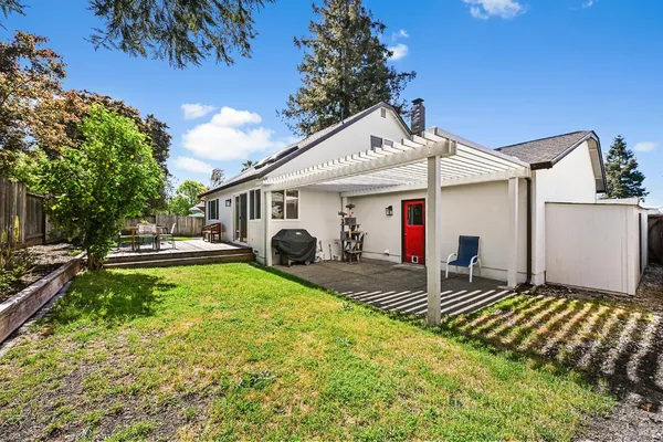 $825,000 | 855 Garden Court, Petaluma, CA 94954