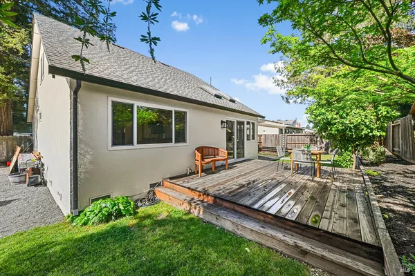 $825,000 | 855 Garden Court, Petaluma, CA 94954