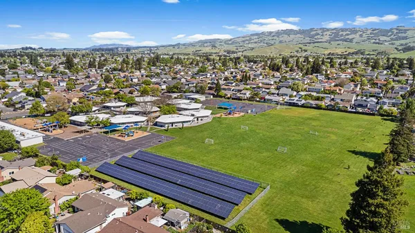 $825,000 | 855 Garden Court, Petaluma, CA 94954