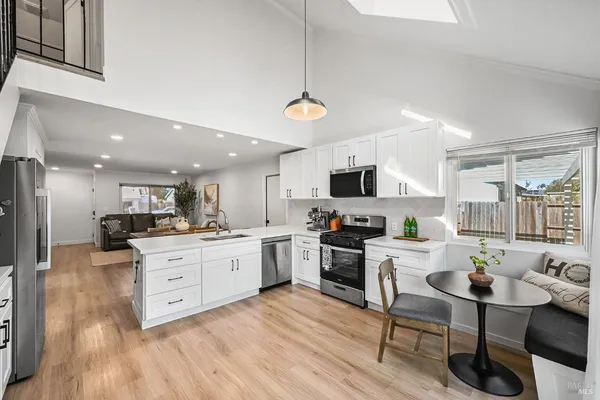 $825,000 | 855 Garden Court, Petaluma, CA 94954