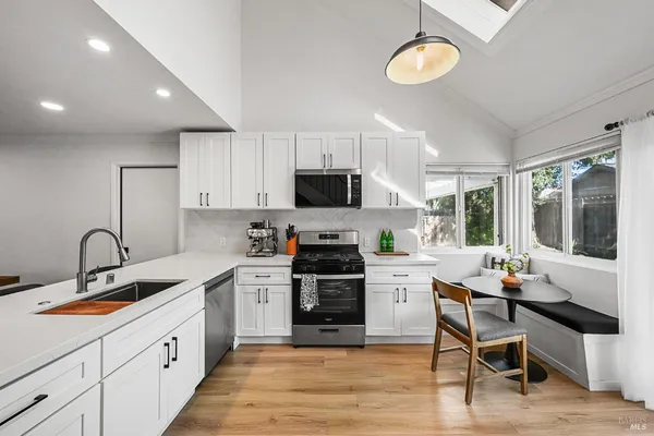 $825,000 | 855 Garden Court, Petaluma, CA 94954