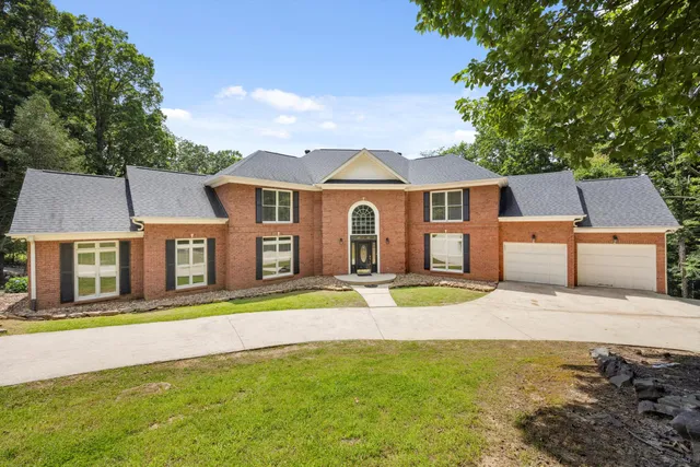 $720,000 | 310 Bluffs Road North, South Pittsburg, TN 37380