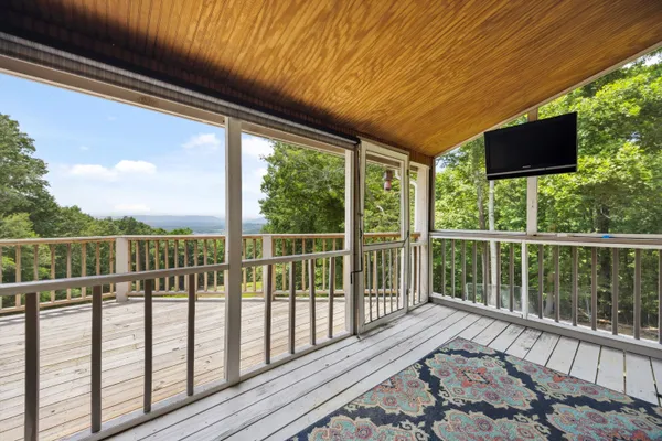 $720,000 | 310 Bluffs Road North, South Pittsburg, TN 37380