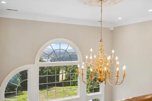 $720,000 | 310 Bluffs Road North, South Pittsburg, TN 37380