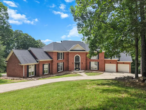 $720,000 | 310 Bluffs Road North, South Pittsburg, TN 37380