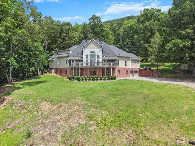 $720,000 | 310 Bluffs Road North, South Pittsburg, TN 37380