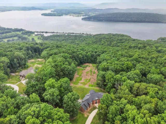 $720,000 | 310 Bluffs Road North, South Pittsburg, TN 37380