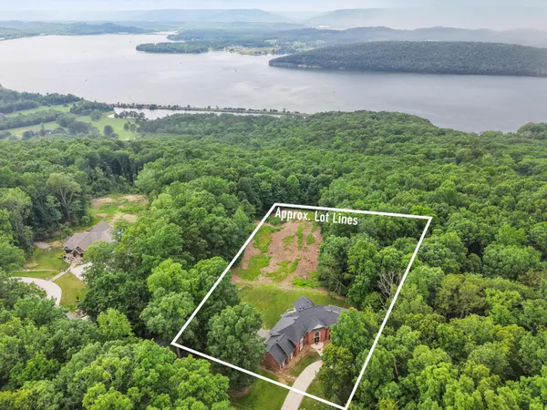 $720,000 | 310 Bluffs Road North, South Pittsburg, TN 37380