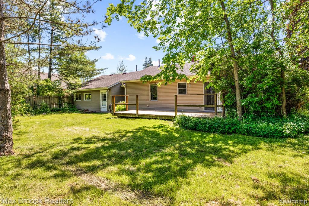 815 East Square Lake Road Troy, MI 48085 - Photo 4 of 27