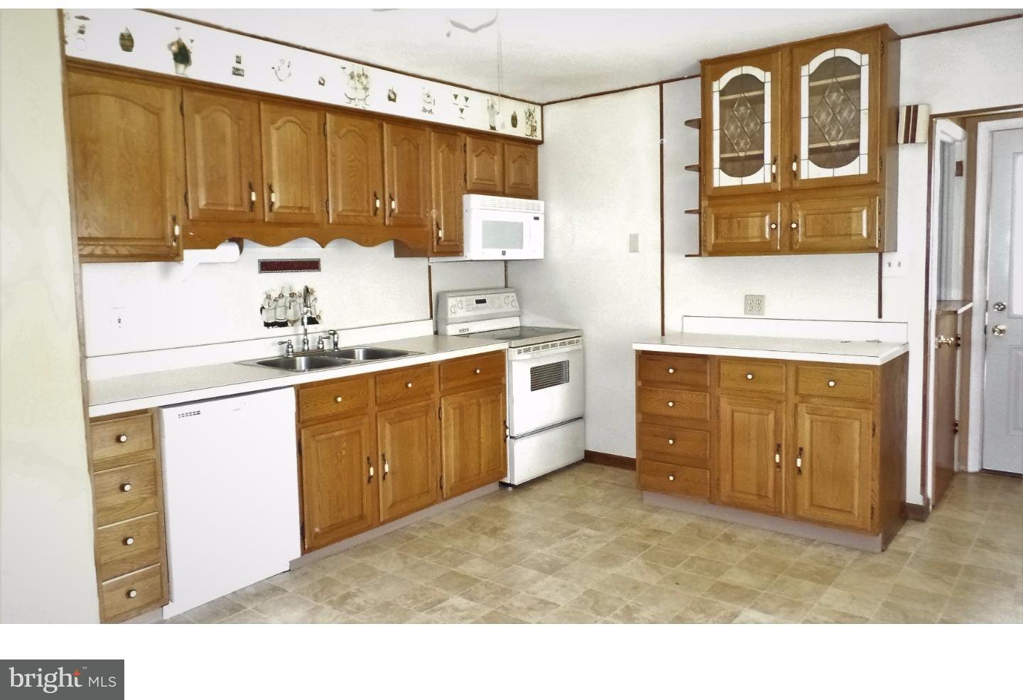 932 Fern Road Williamstown, NJ 08094 - Photo 4 of 9