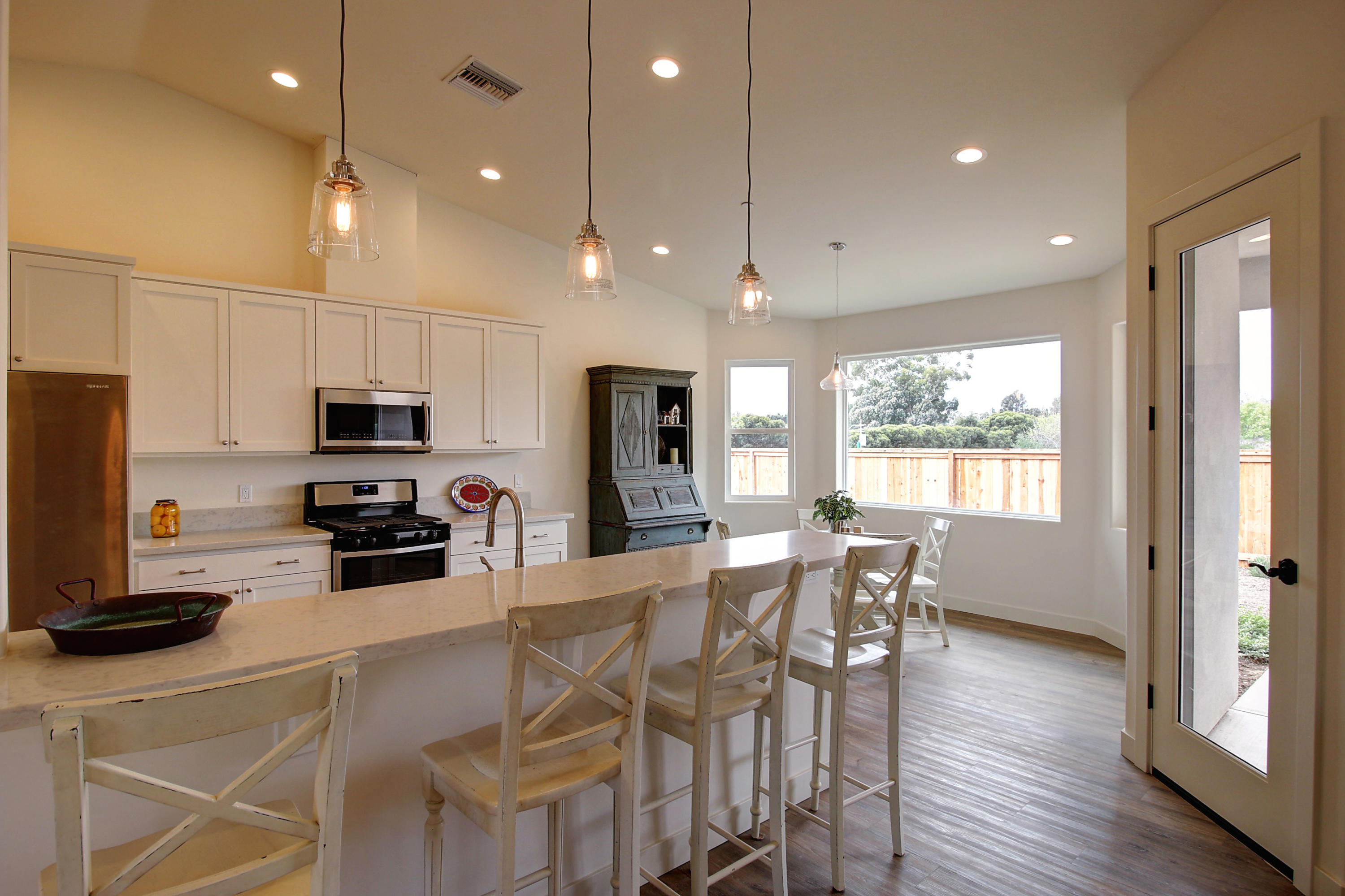 3 Baker Lane Goleta, CA 93117 - Photo 12 of 41 eating counter