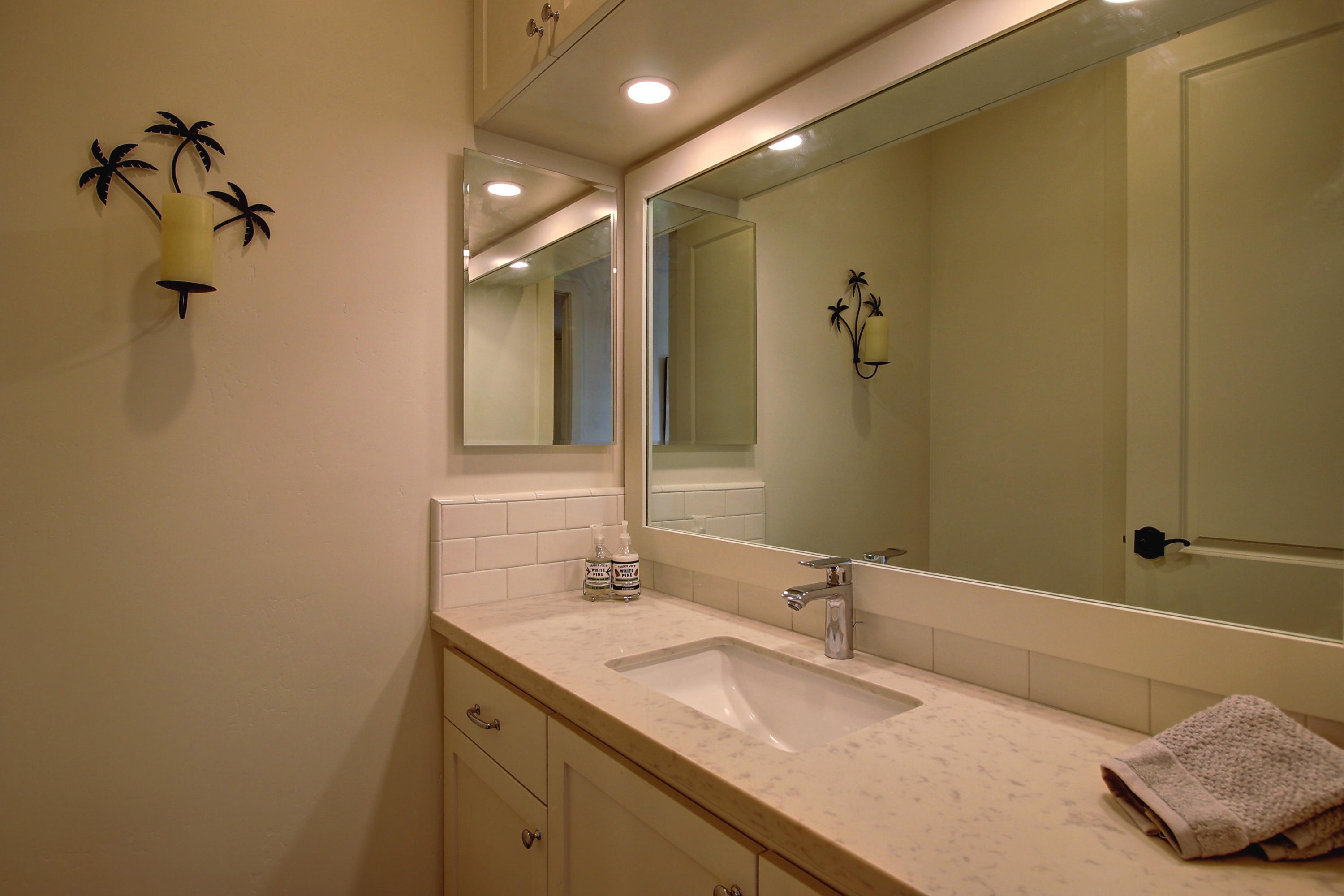 3 Baker Lane Goleta, CA 93117 - Photo 22 of 41 hall full bath