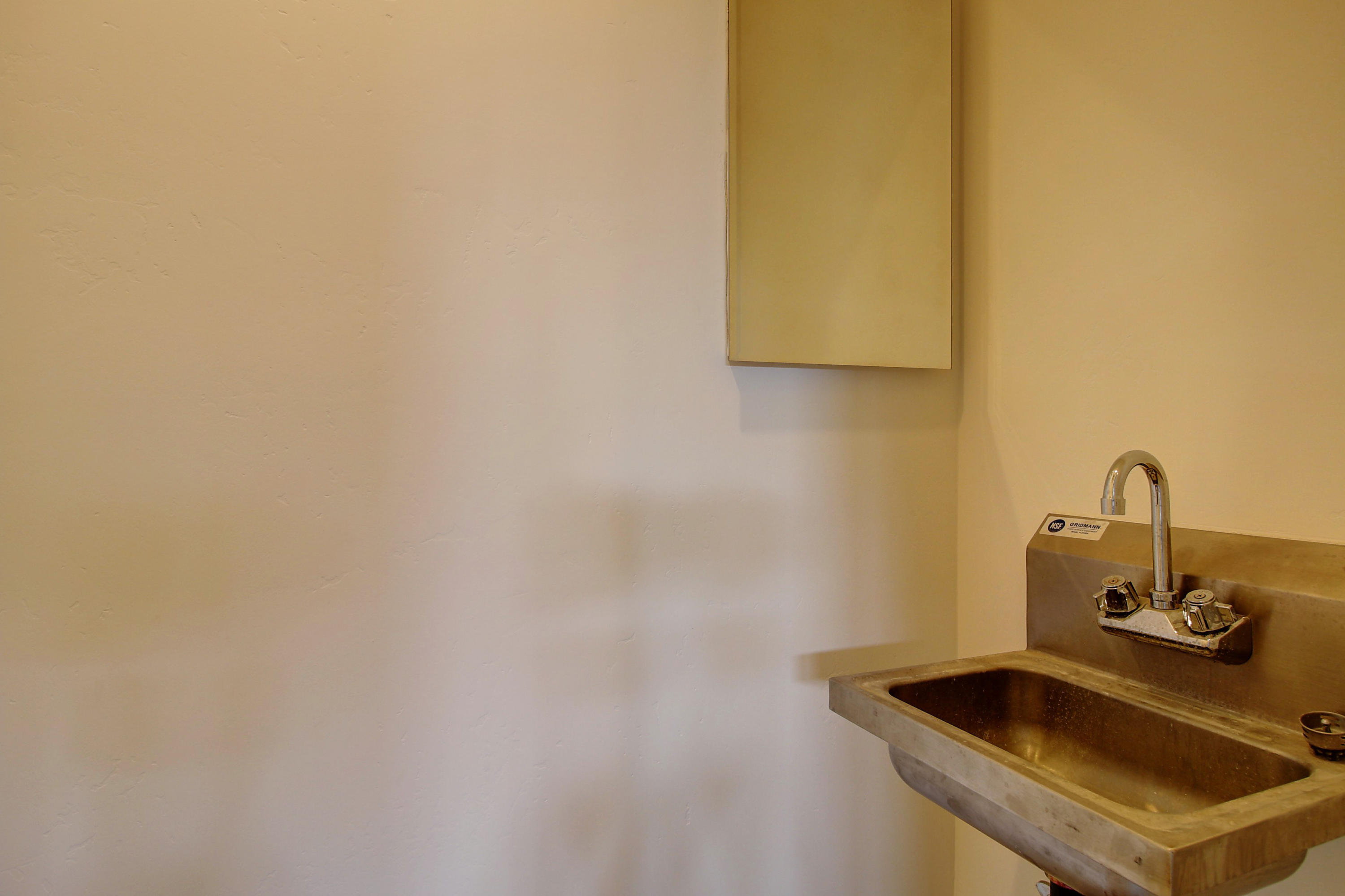 3 Baker Lane Goleta, CA 93117 - Photo 31 of 41 garage 1/2 bath