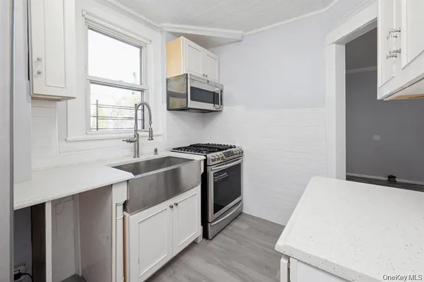 $3,483 | 611 St Lawrence Avenue, Unit 2 | Soundview