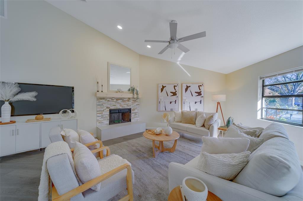 10381 98th Street North Largo, FL 33773 - Photo 5 of 41