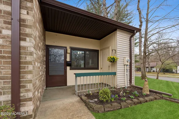 $350,000 | 102 Arrowood Road, Unit B, Manalapan, NJ 07726