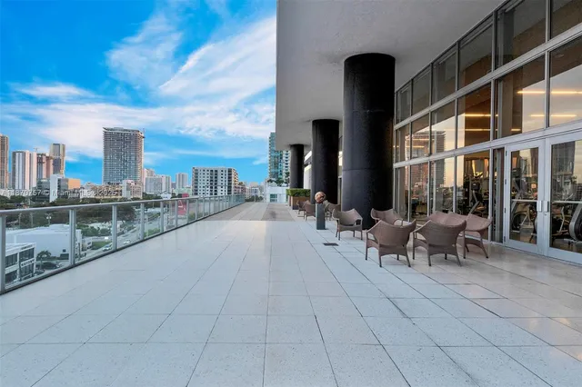 a picture of city view