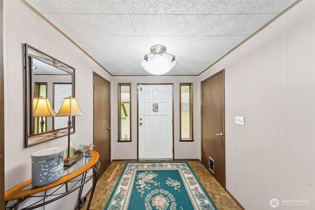 $799,500 | 5318 West Tapps Drive East, Lake Tapps, WA 98391