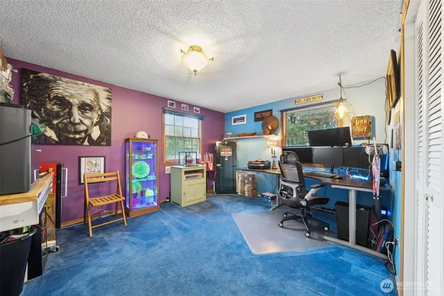 $799,500 | 5318 West Tapps Drive East, Lake Tapps, WA 98391