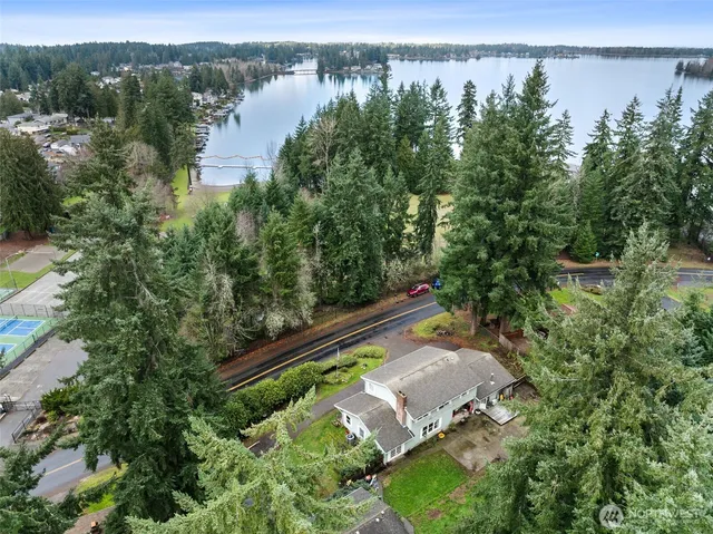 $799,500 | 5318 West Tapps Drive East, Lake Tapps, WA 98391