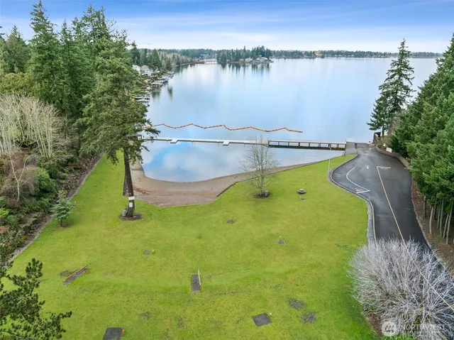 $799,500 | 5318 West Tapps Drive East, Lake Tapps, WA 98391