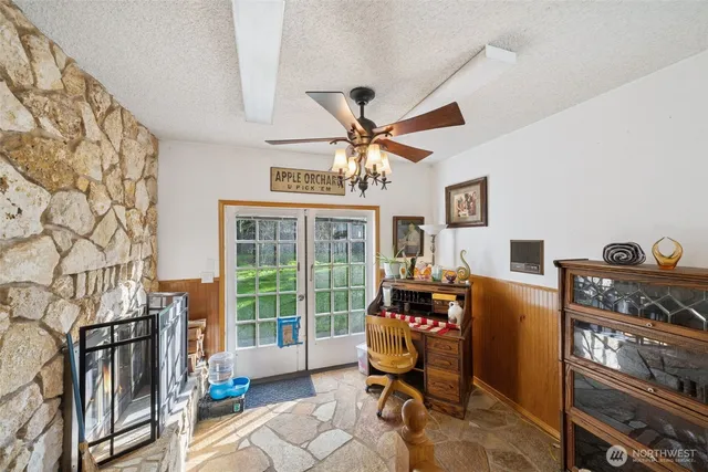 $799,500 | 5318 West Tapps Drive East, Lake Tapps, WA 98391