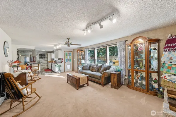 $749,950 | 5318 West Tapps Drive East, Lake Tapps, WA 98391