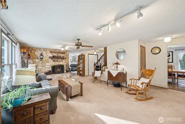 $799,500 | 5318 West Tapps Drive East, Lake Tapps, WA 98391