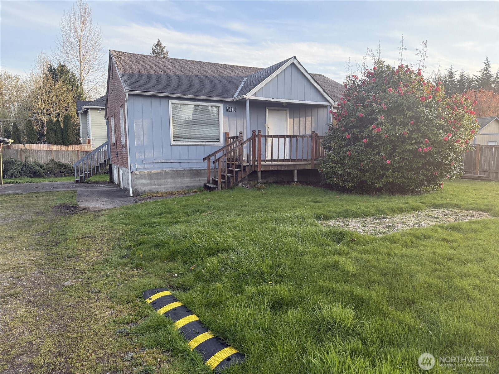 5415 Northeast 4th Street Renton, WA 98059 - Photo 2 of 8