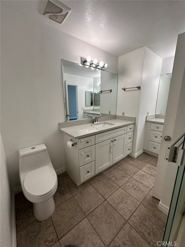 29 Town And Country Road Pomona, CA 91766 - Photo 19 of 24