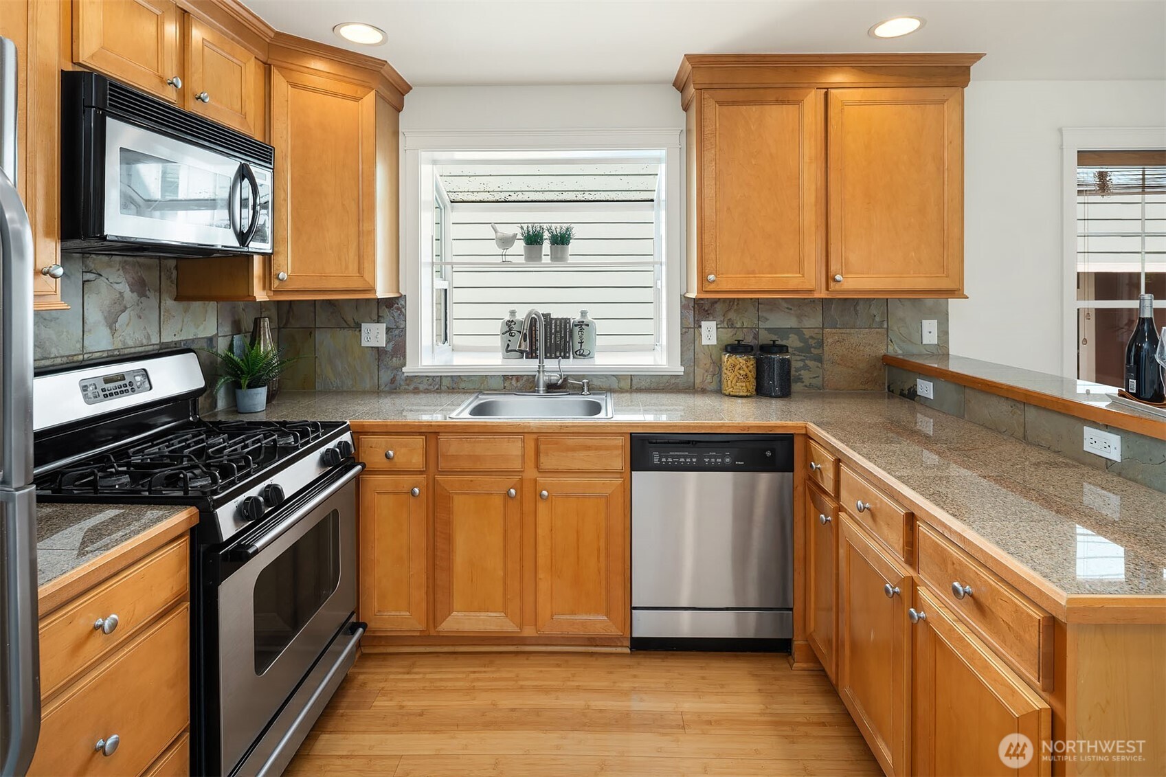 511 Martin Luther King Jr Way South Seattle, WA 98144 - Photo 12 of 35