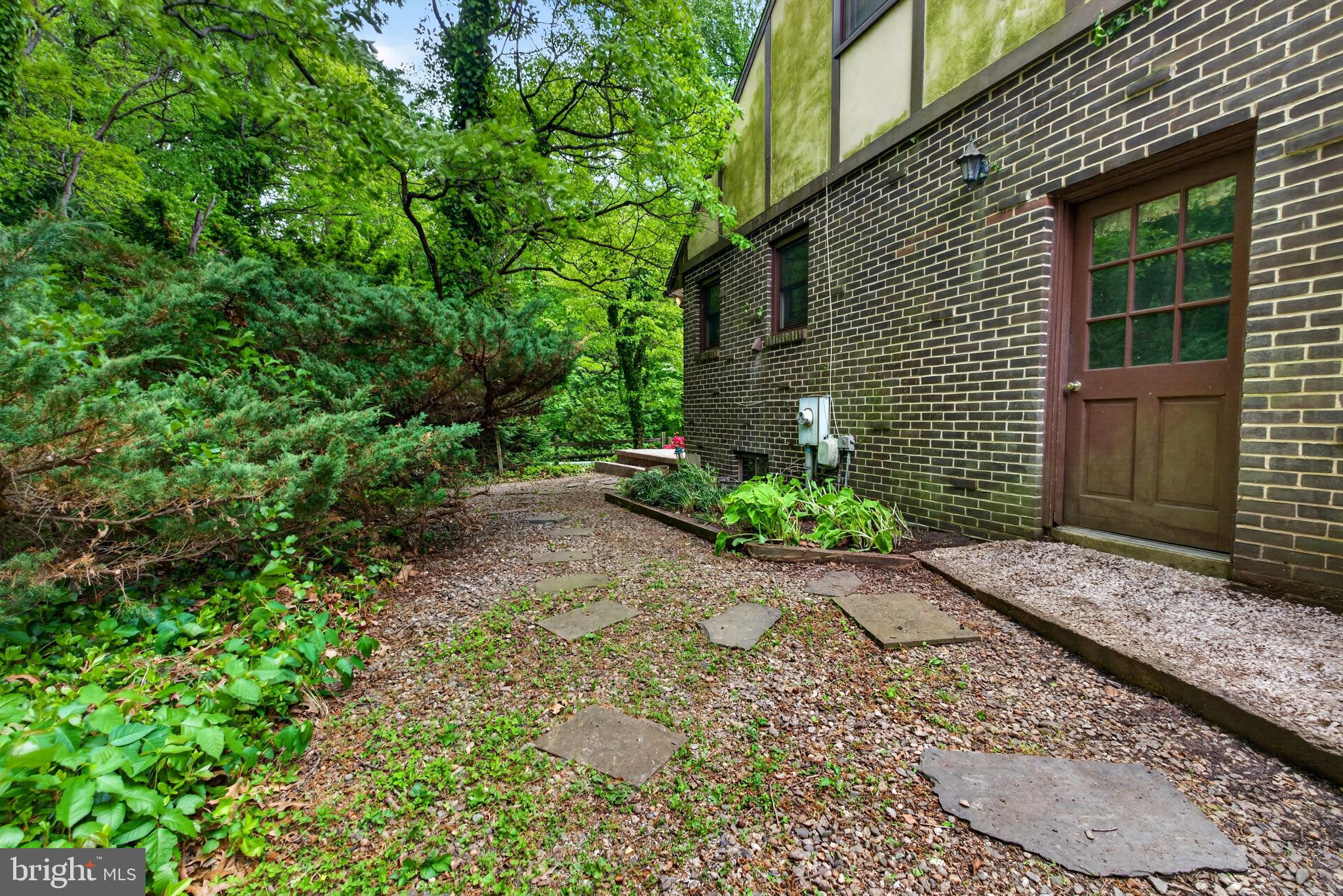 17201 Whiteley Road Monkton, MD 21111 - Photo 35 of 47 a backyard of a house with lots of green space