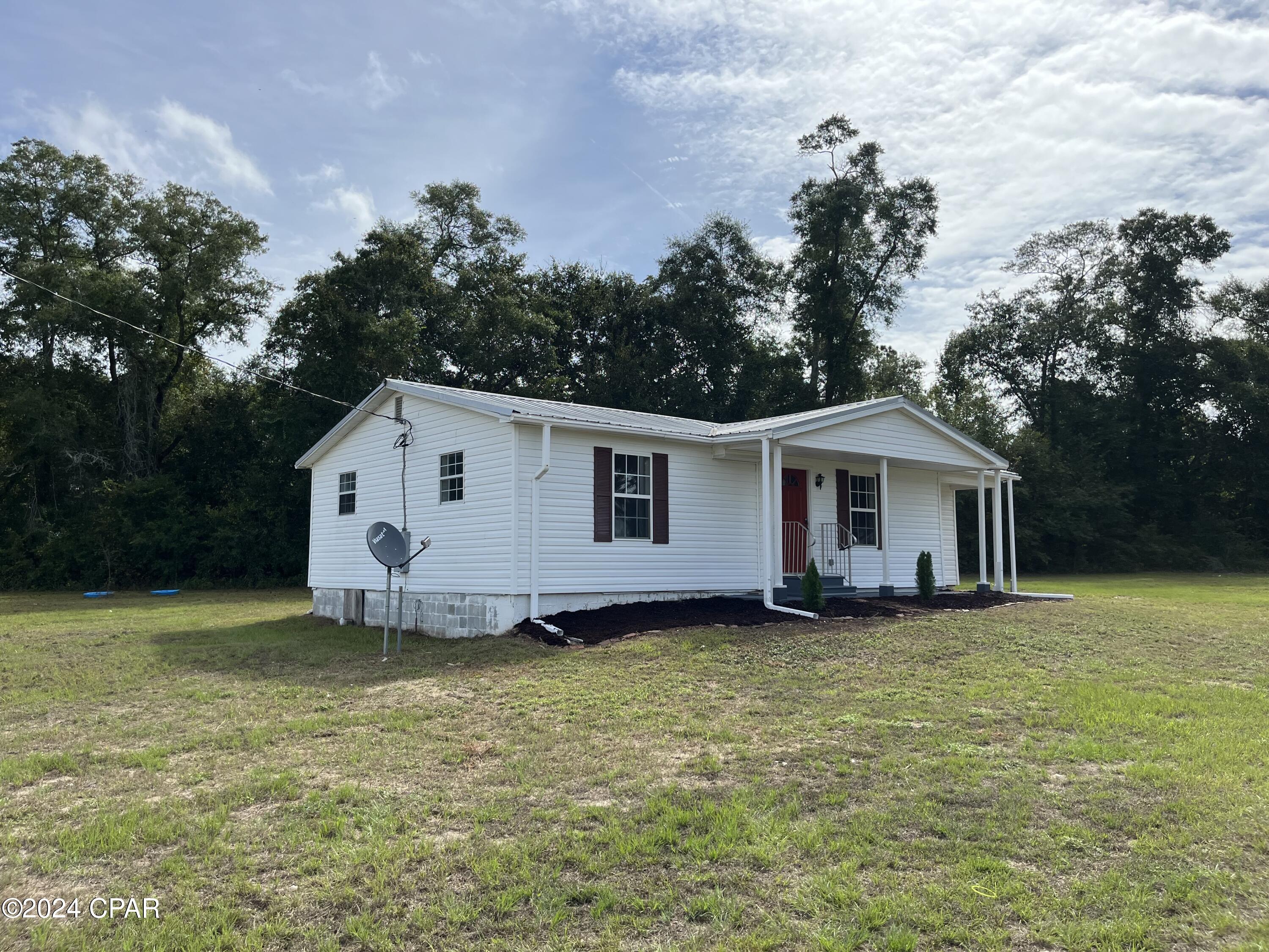 3526 Peanut Road Cottondale, FL 32431 - Photo 2 of 19
