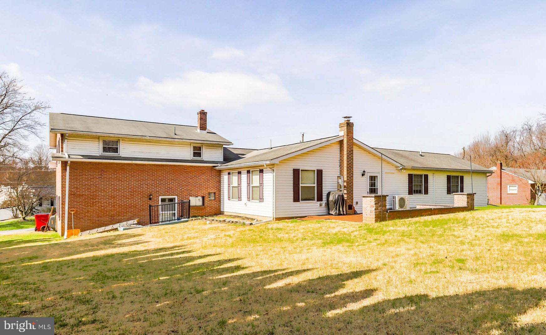 750 Frey Road Chambersburg, PA 17202 - Photo 4 of 30