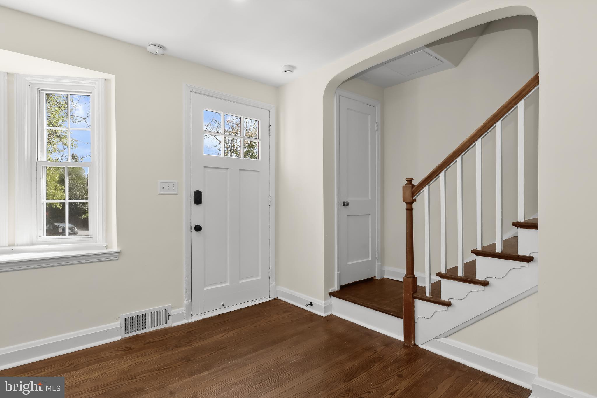 102 Hopkins Road Baltimore, MD 21212 - Photo 5 of 50