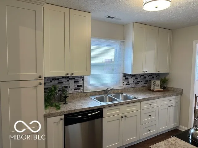 $179,500 | 2000 North Cherry Street, Columbus, IN 47201