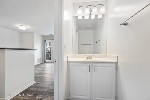 $2,238 | 184 Bach Court, Unit 184, Wheaton, IL 60189