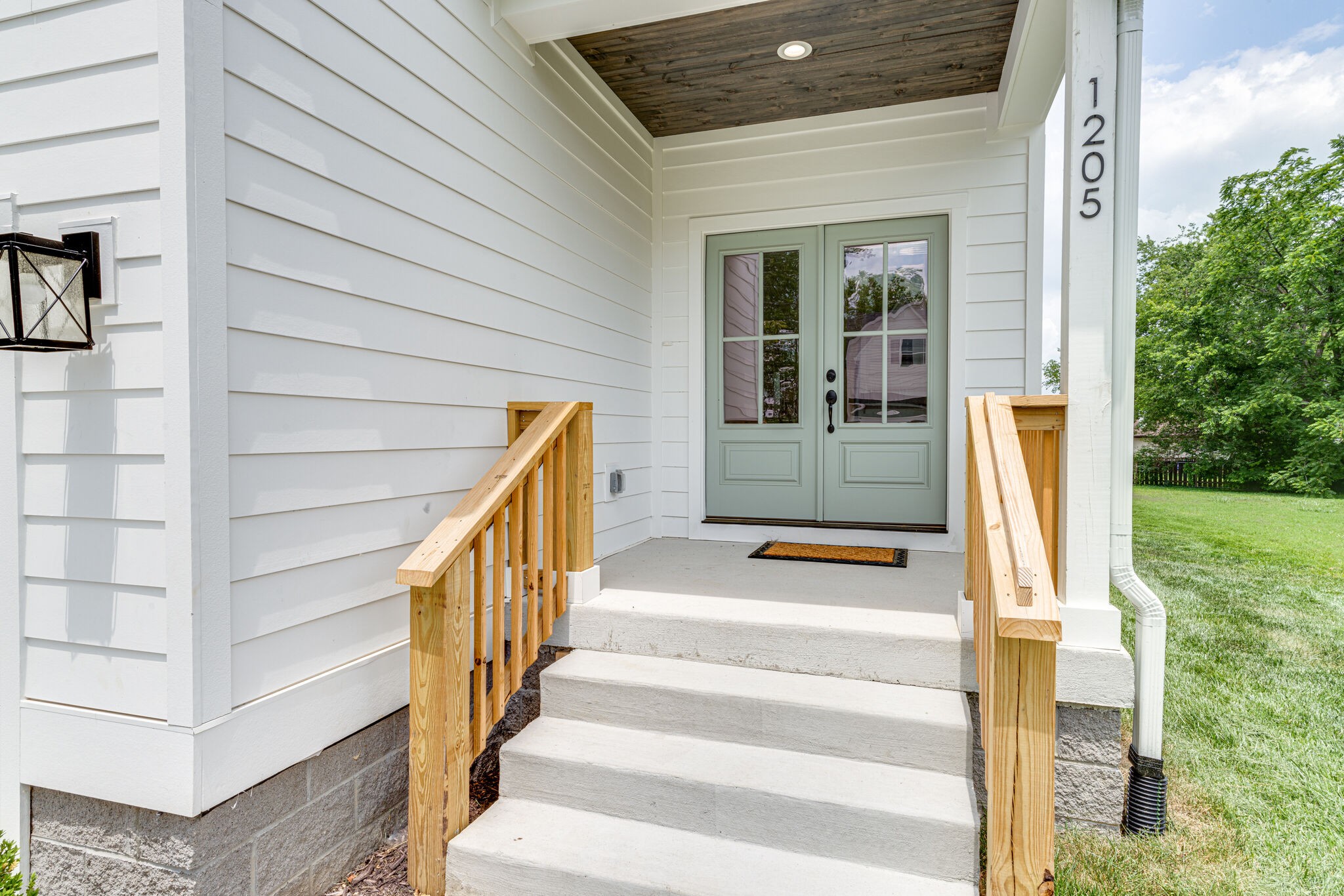 1205 Apache Lane Madison, TN 37115 - Photo 2 of 34 a view of entryway front of house