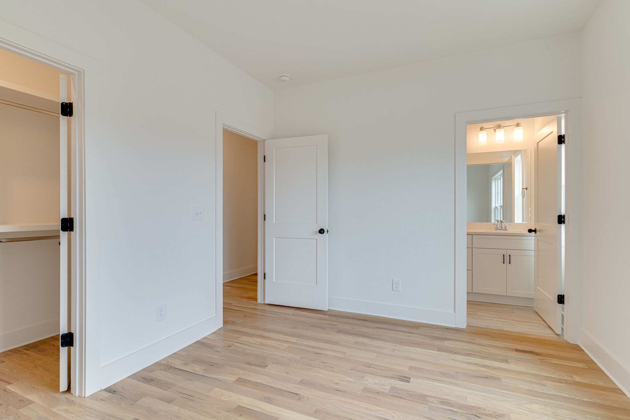 1205 Apache Lane Madison, TN 37115 - Photo 25 of 34 a view of a room with wooden floor