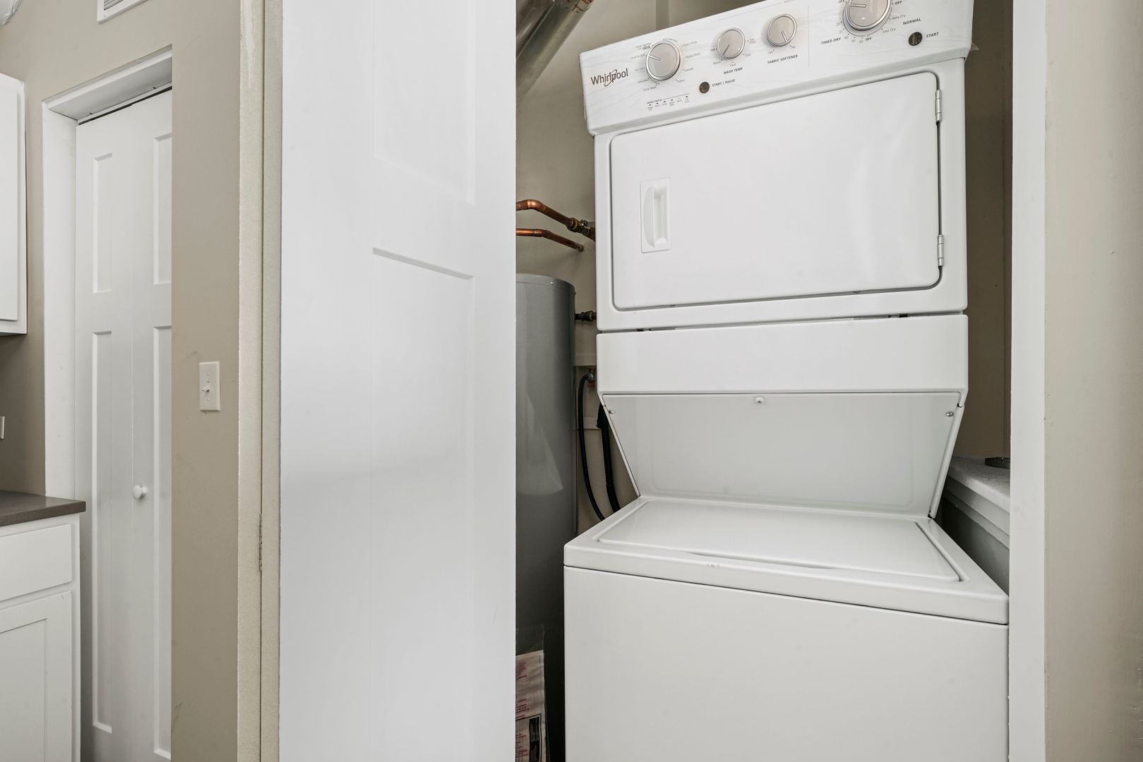 2255 South Oakley Avenue, Unit 1F Chicago, IL 60608 - Photo 3 of 6