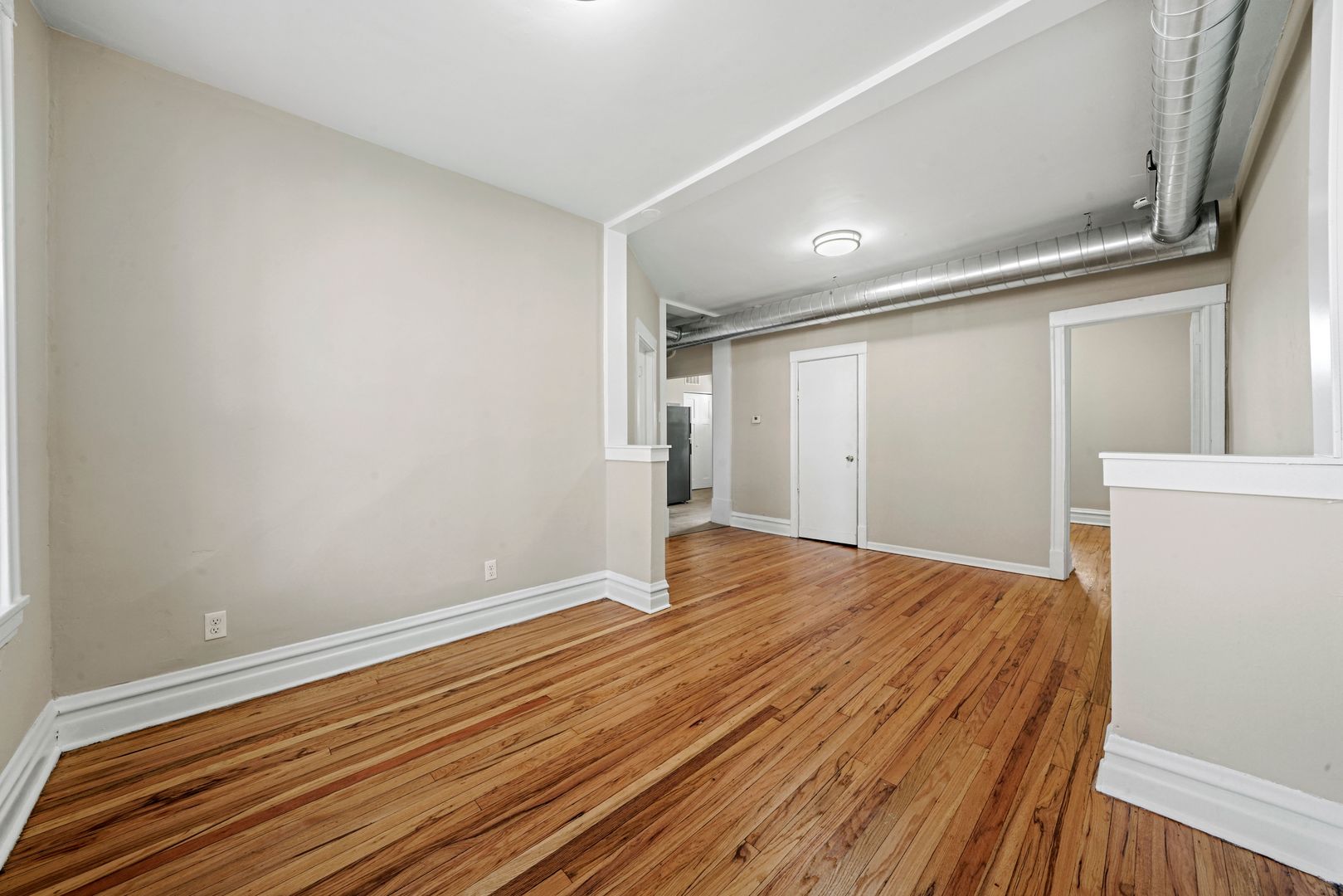 2255 South Oakley Avenue, Unit 1F Chicago, IL 60608 - Photo 4 of 6