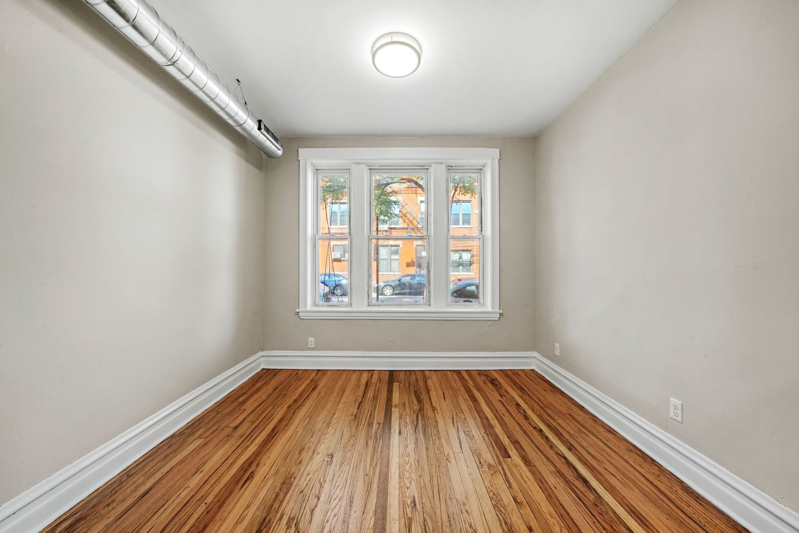 2255 South Oakley Avenue, Unit 1F Chicago, IL 60608 - Photo 5 of 6