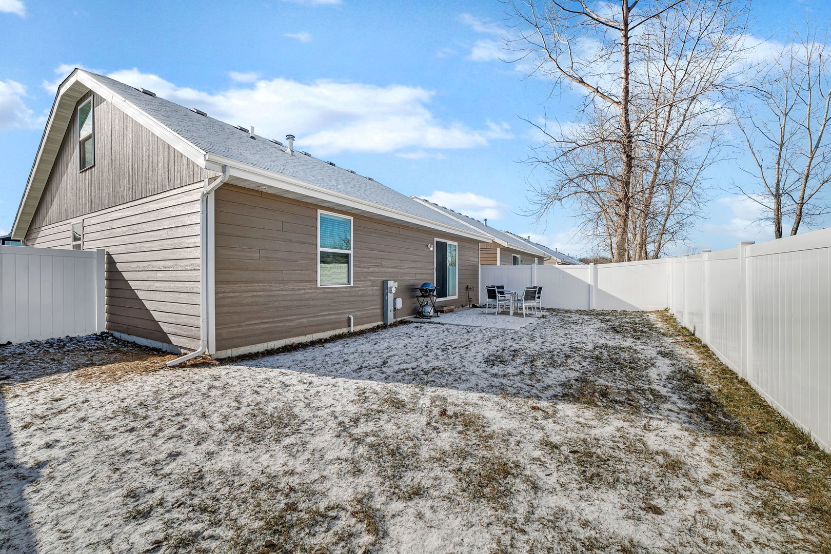 1872 Red Willow Road Morris, IL 60450 - Photo 2 of 22 a view of a house with a backyard