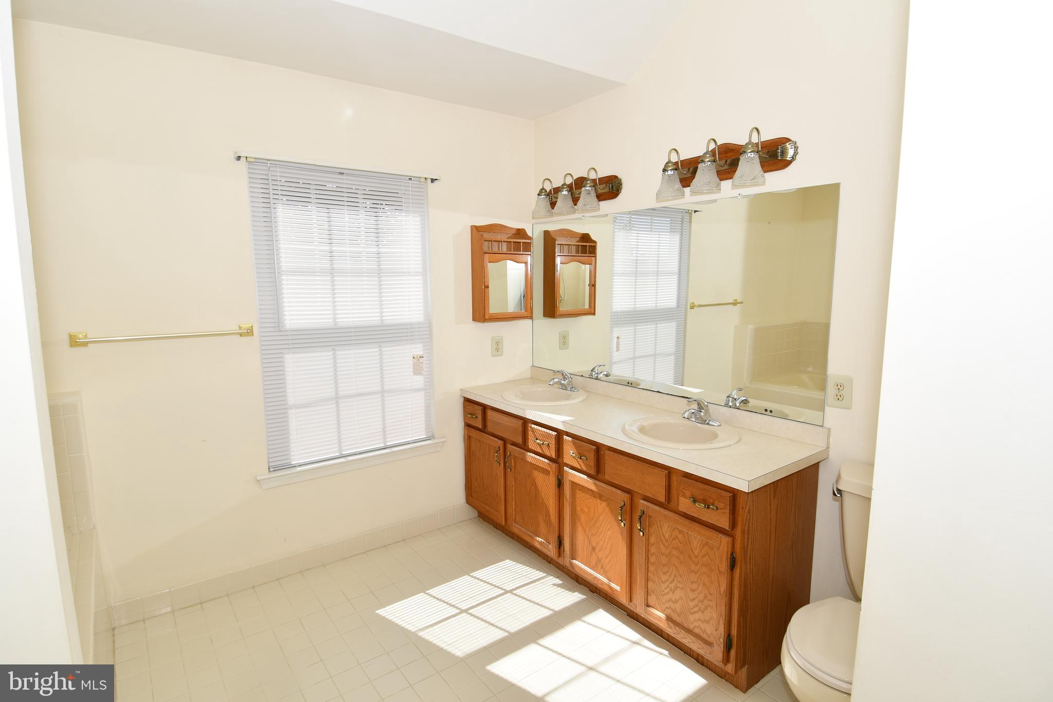 6 Almond Road Burlington, NJ 08016 - Photo 23 of 34 Gallery Image 23