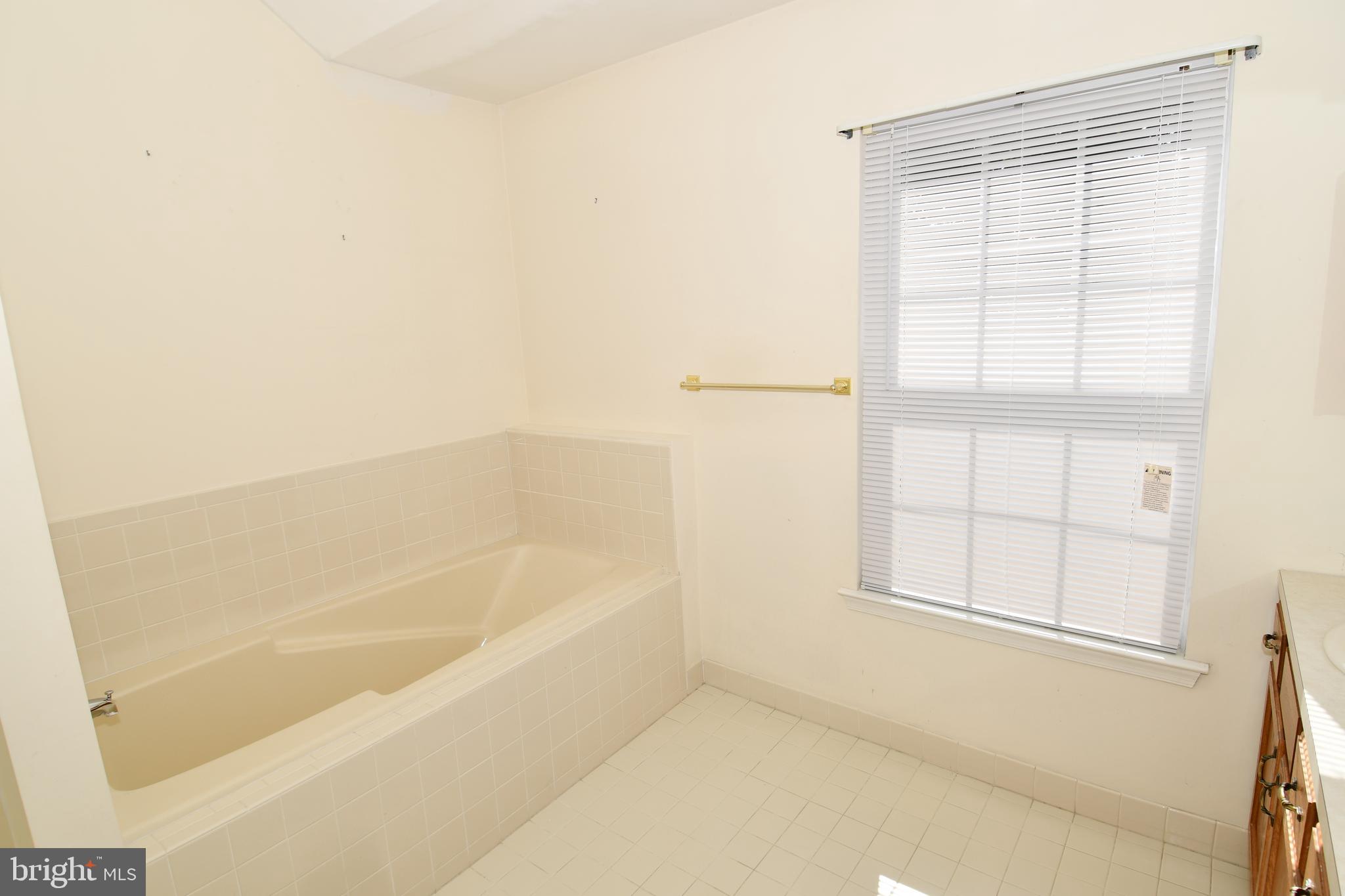 6 Almond Road Burlington, NJ 08016 - Photo 24 of 34 Gallery Image 24